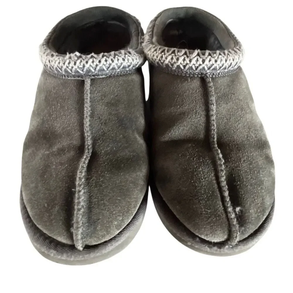 UGG Tasman Slippers Women’s 9 Men’s 8